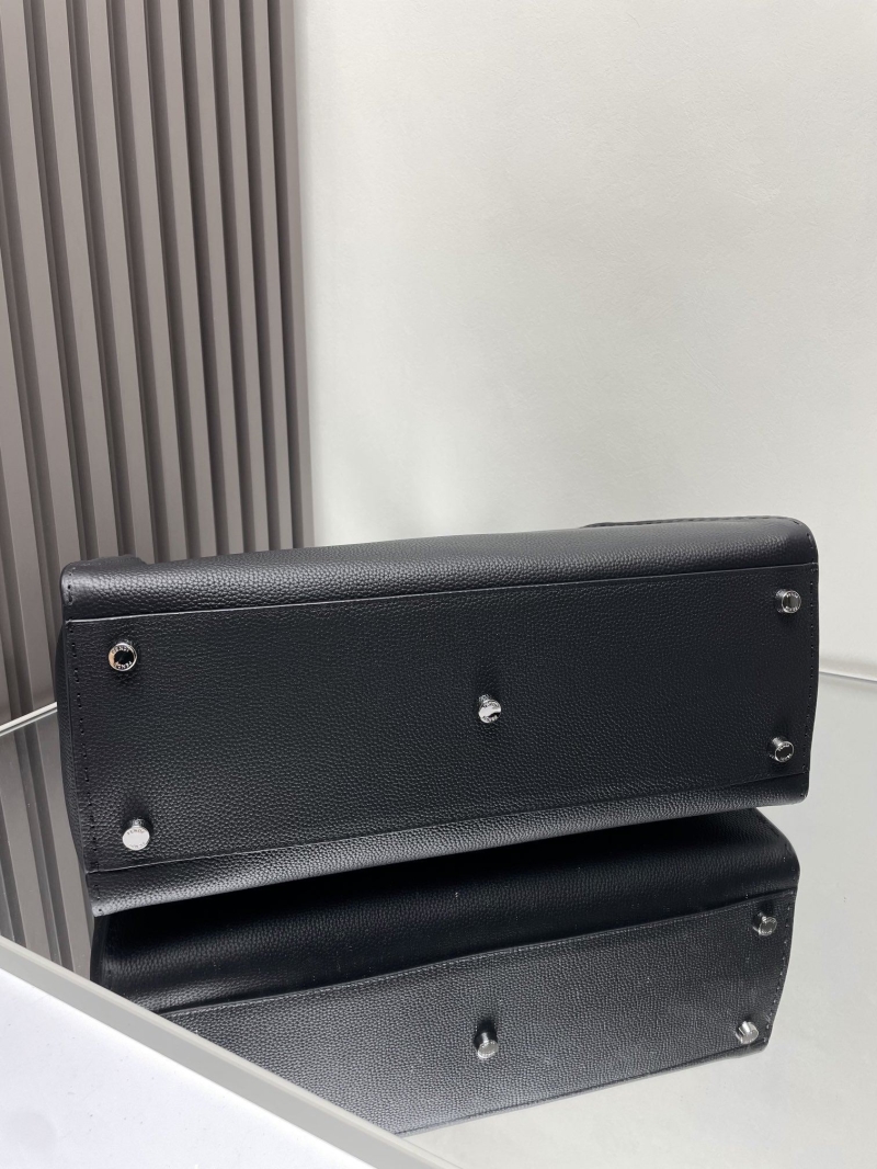 F**di peekaboo bags
